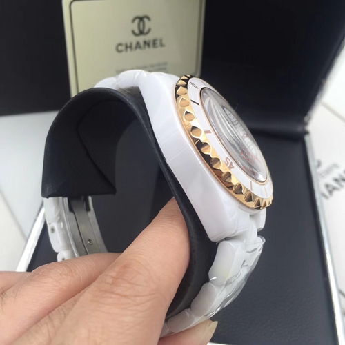 シャネル時計側面デザイン